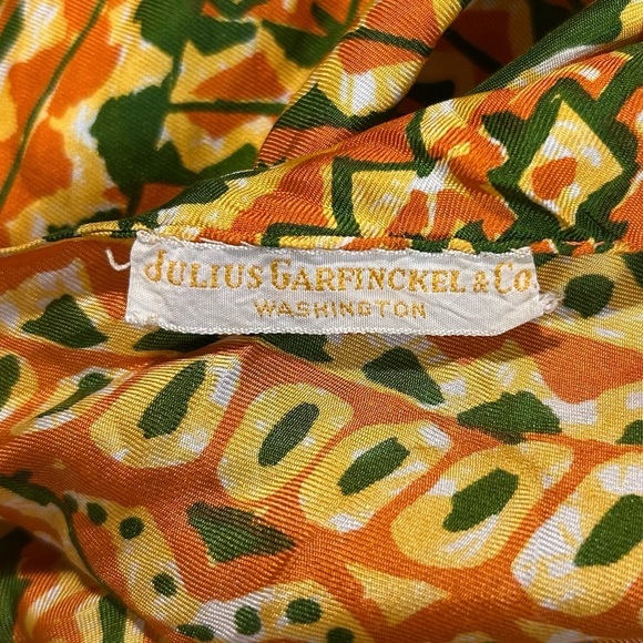 Vintage Scarf by B.H. Wragge for Julius Garfinckel & Co - Picture 2 of 6